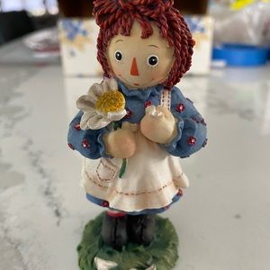 Raggedy Ann & Andy figurine